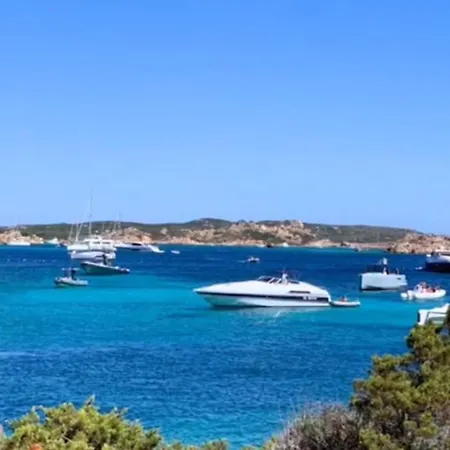 Bateau-hôtel Boat Charter *